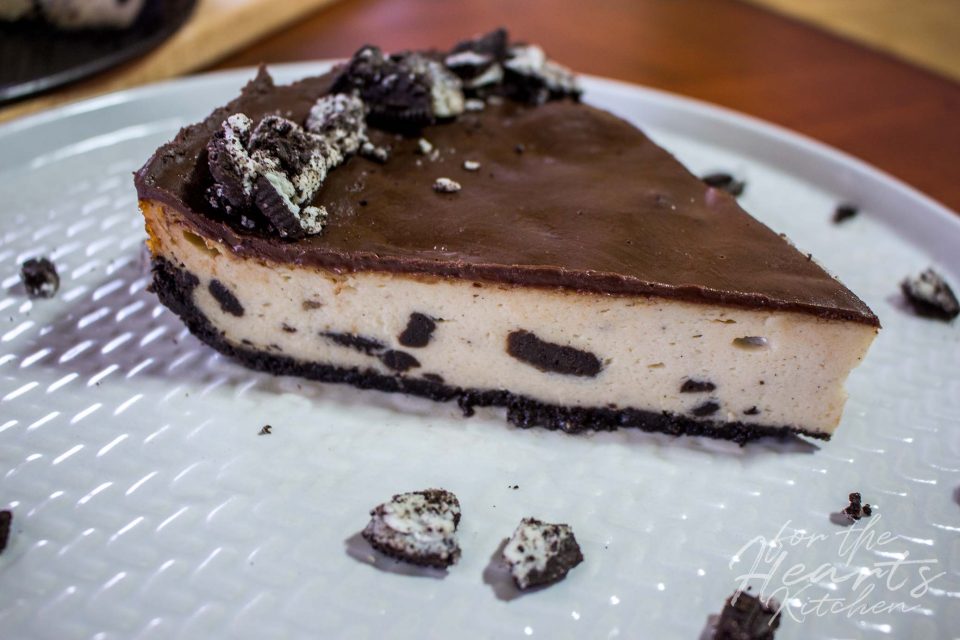 Veganer Oreo Cheesecake mit Chocolate Ganache