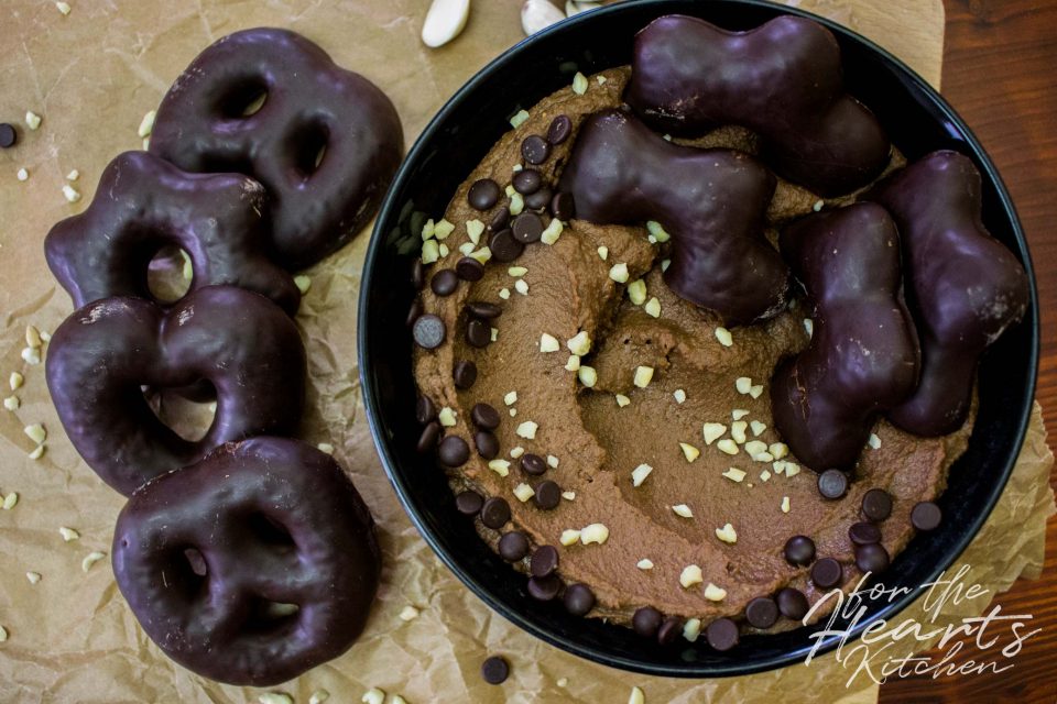 Schoko-Lebkuchen Hummus – Die köstliche leichte Lebkuchen Alternative