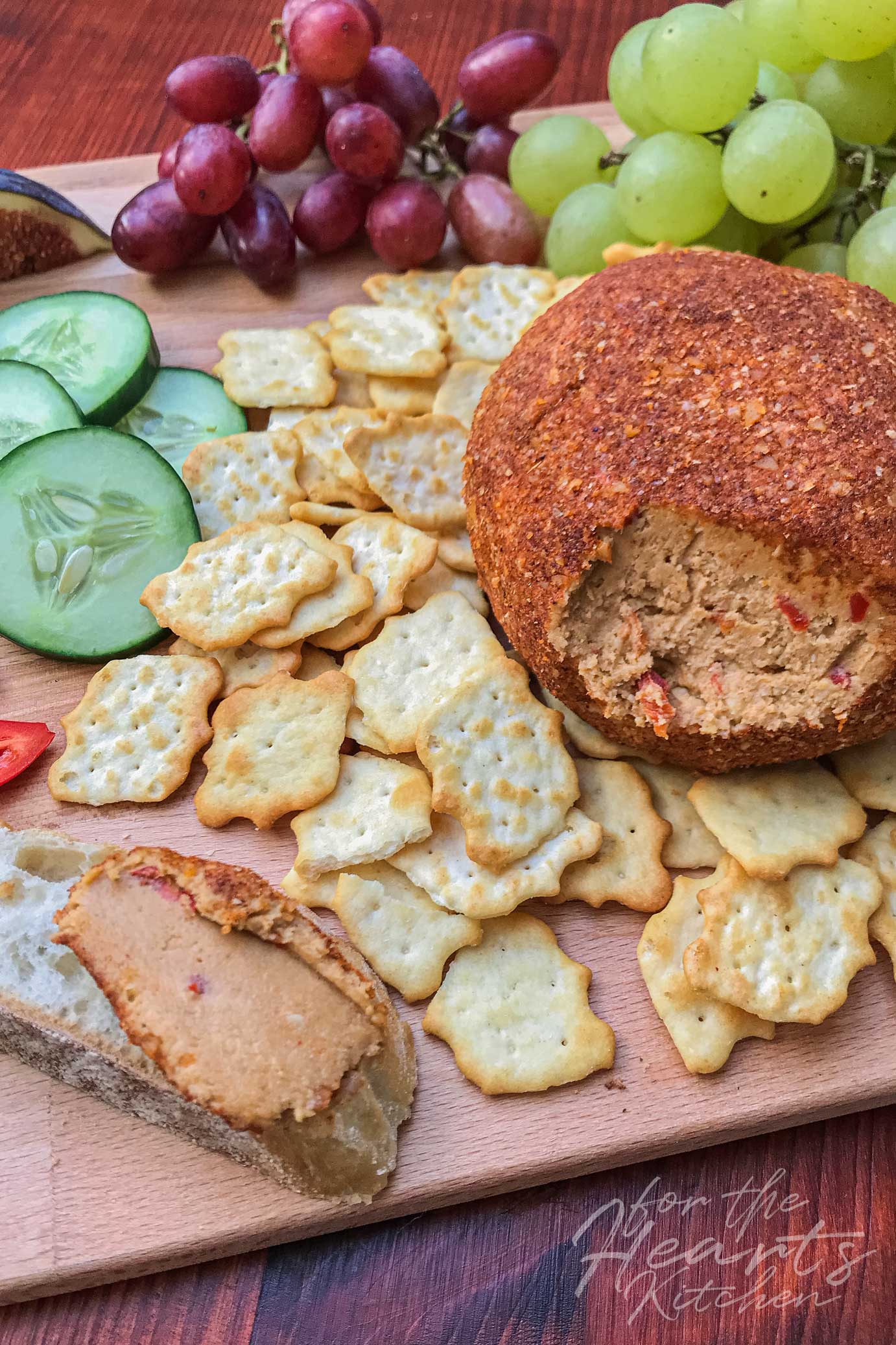 Spicy vegan Jalapeño Cheese Ball im feurigen Walnussmantel – Die feurig ...