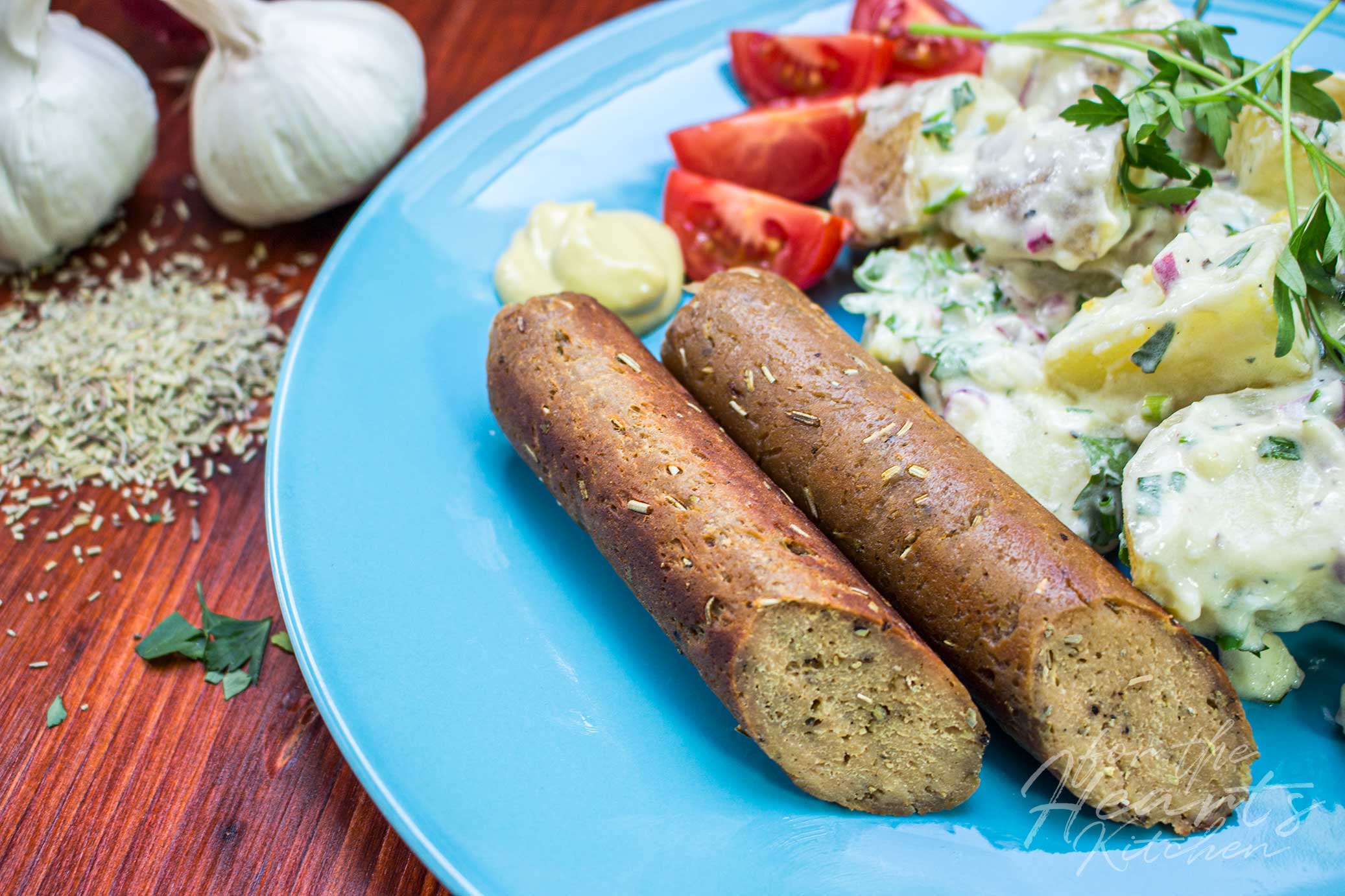 Vegane geröstete Knoblauch Rosmarin Bratwurst - for the Hearts Kitchen ...