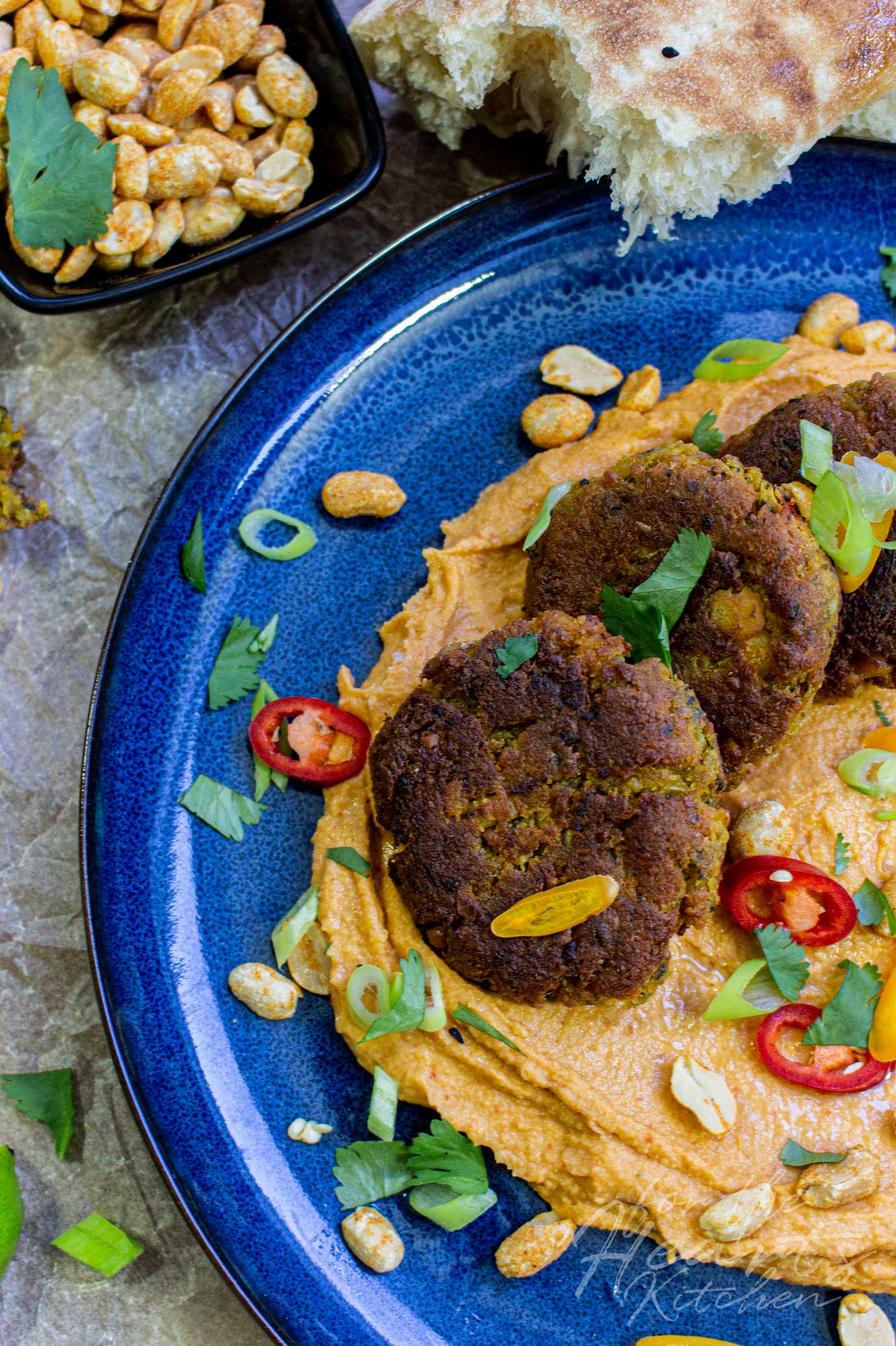 Arabische Falafel mit spicy Erdnuss Hummus - for the Hearts Kitchen ...