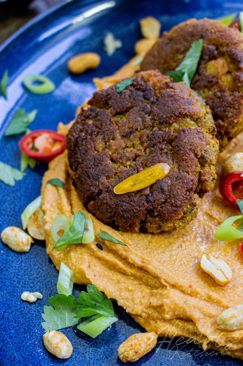 Arabische Falafel mit spicy Erdnuss Hummus - for the Hearts Kitchen ...