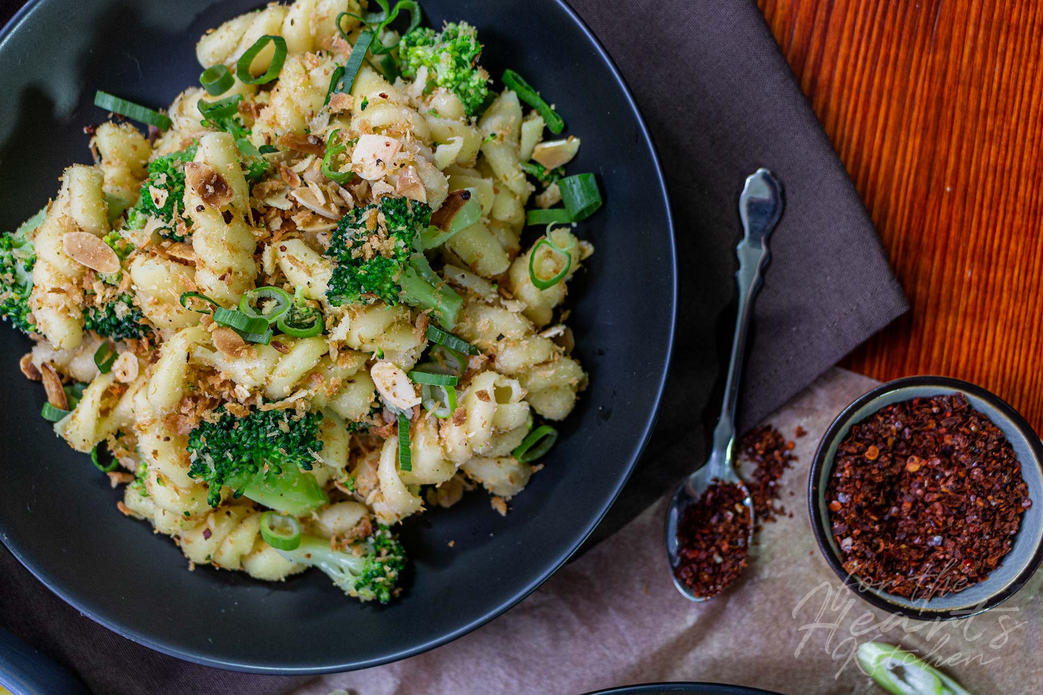 Brokkoli Pasta mit Panko Mandel Bröseln - for the Hearts Kitchen | die ...