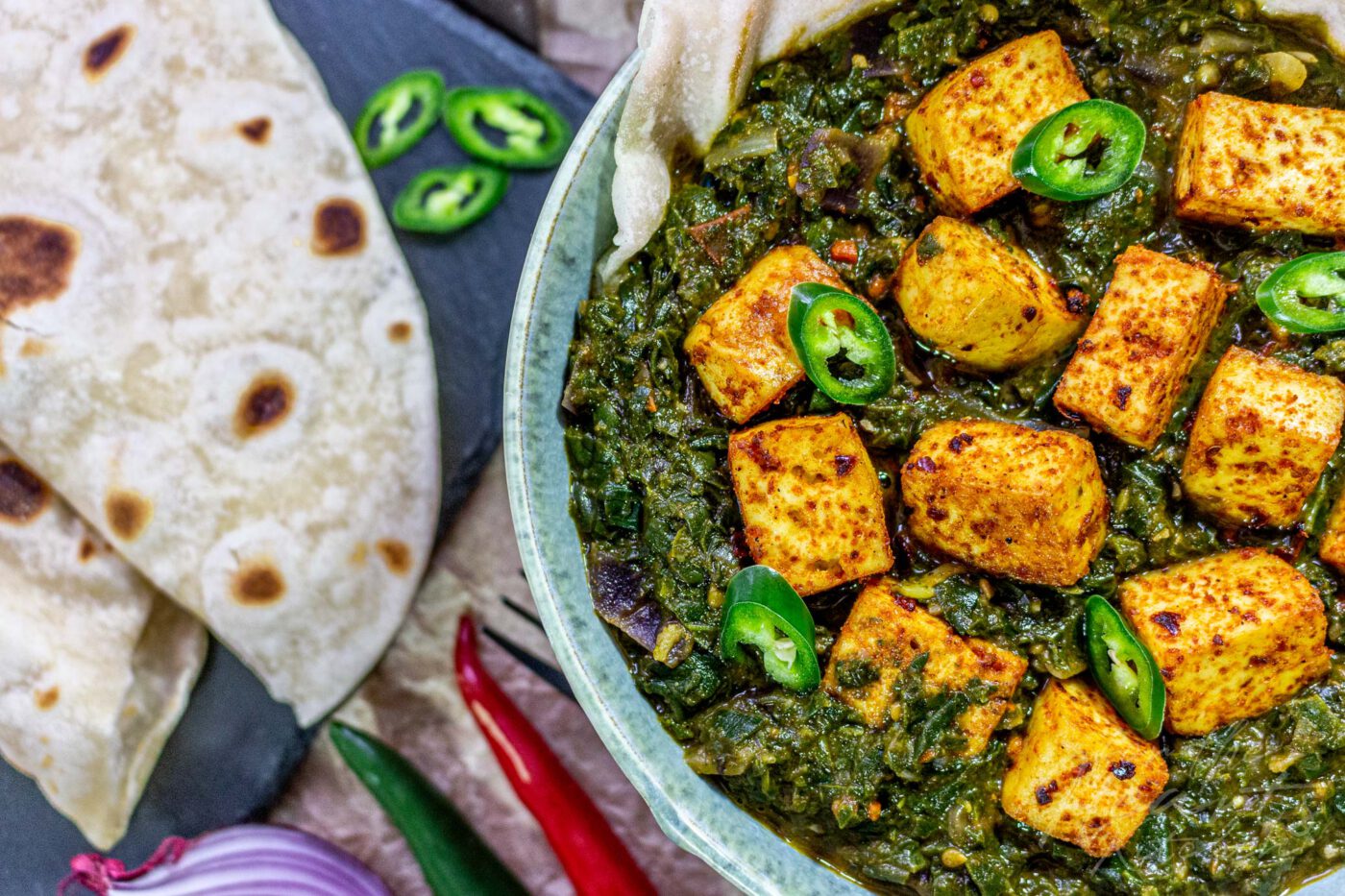 Veganes Palak Paneer - indisches Spinat-Curry mit würzigem Tofu - for ...