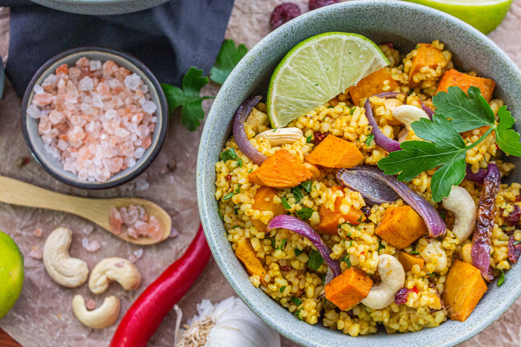 Bulgursalat mit gerösteter Süßkartoffel