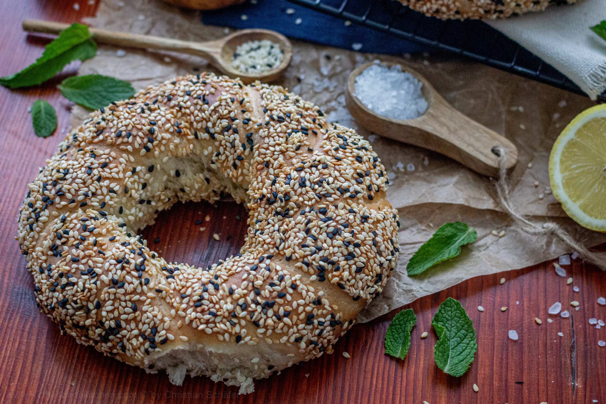 Simit – türkische Sesamringe - for the Hearts Kitchen | die Küche mit ...